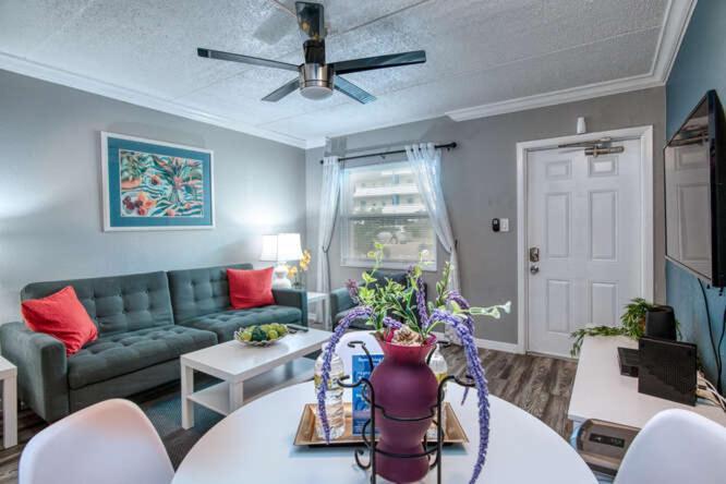Sunset Beach Suites St. Pete Beach Eksteriør bilde