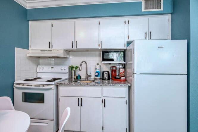 Sunset Beach Suites St. Pete Beach Eksteriør bilde