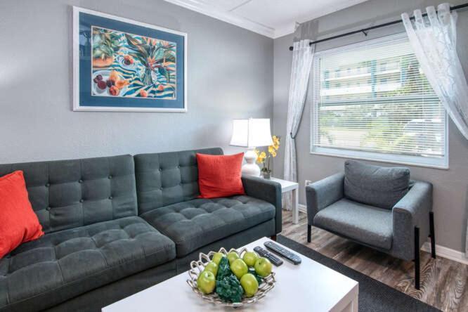 Sunset Beach Suites St. Pete Beach Eksteriør bilde