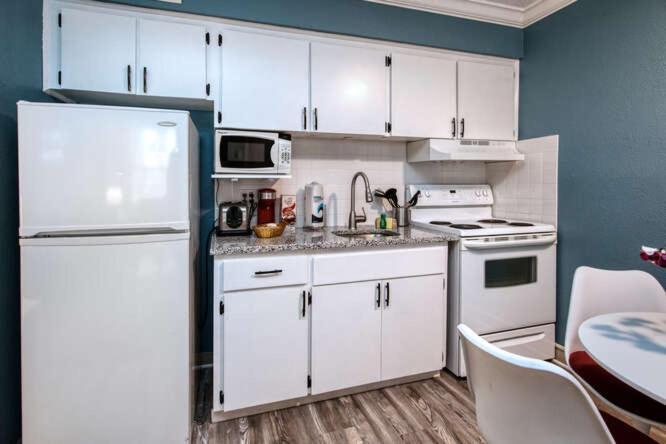 Sunset Beach Suites St. Pete Beach Eksteriør bilde