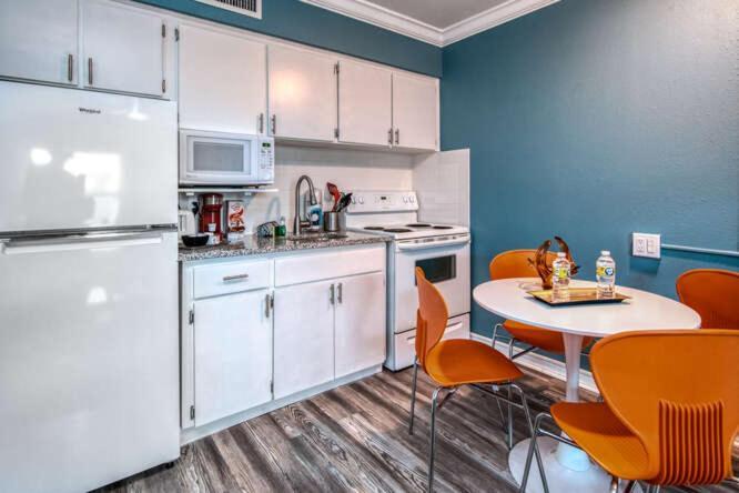 Sunset Beach Suites St. Pete Beach Eksteriør bilde