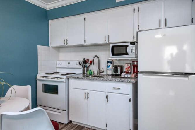 Sunset Beach Suites St. Pete Beach Eksteriør bilde