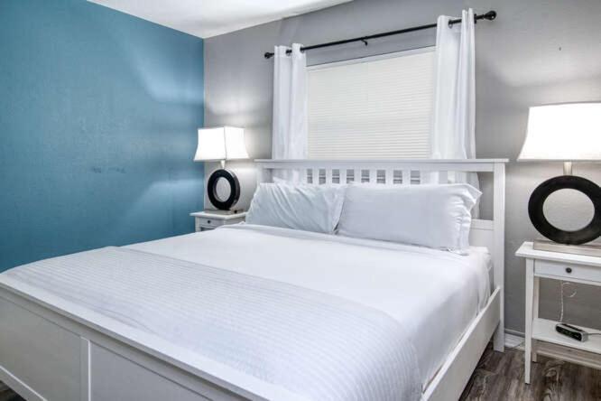 Sunset Beach Suites St. Pete Beach Eksteriør bilde