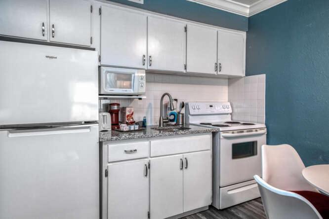 Sunset Beach Suites St. Pete Beach Eksteriør bilde