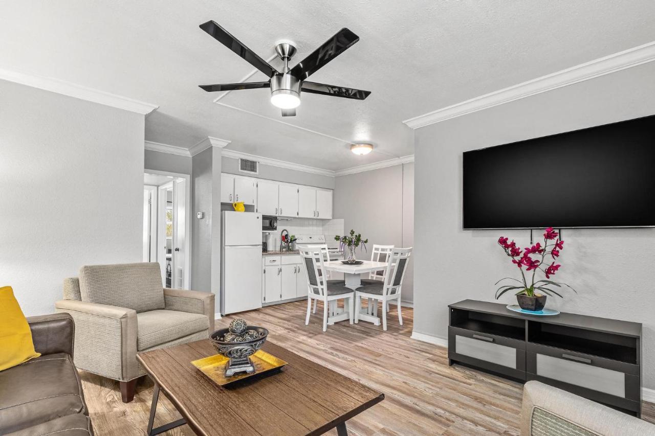 Sunset Beach Suites St. Pete Beach Eksteriør bilde