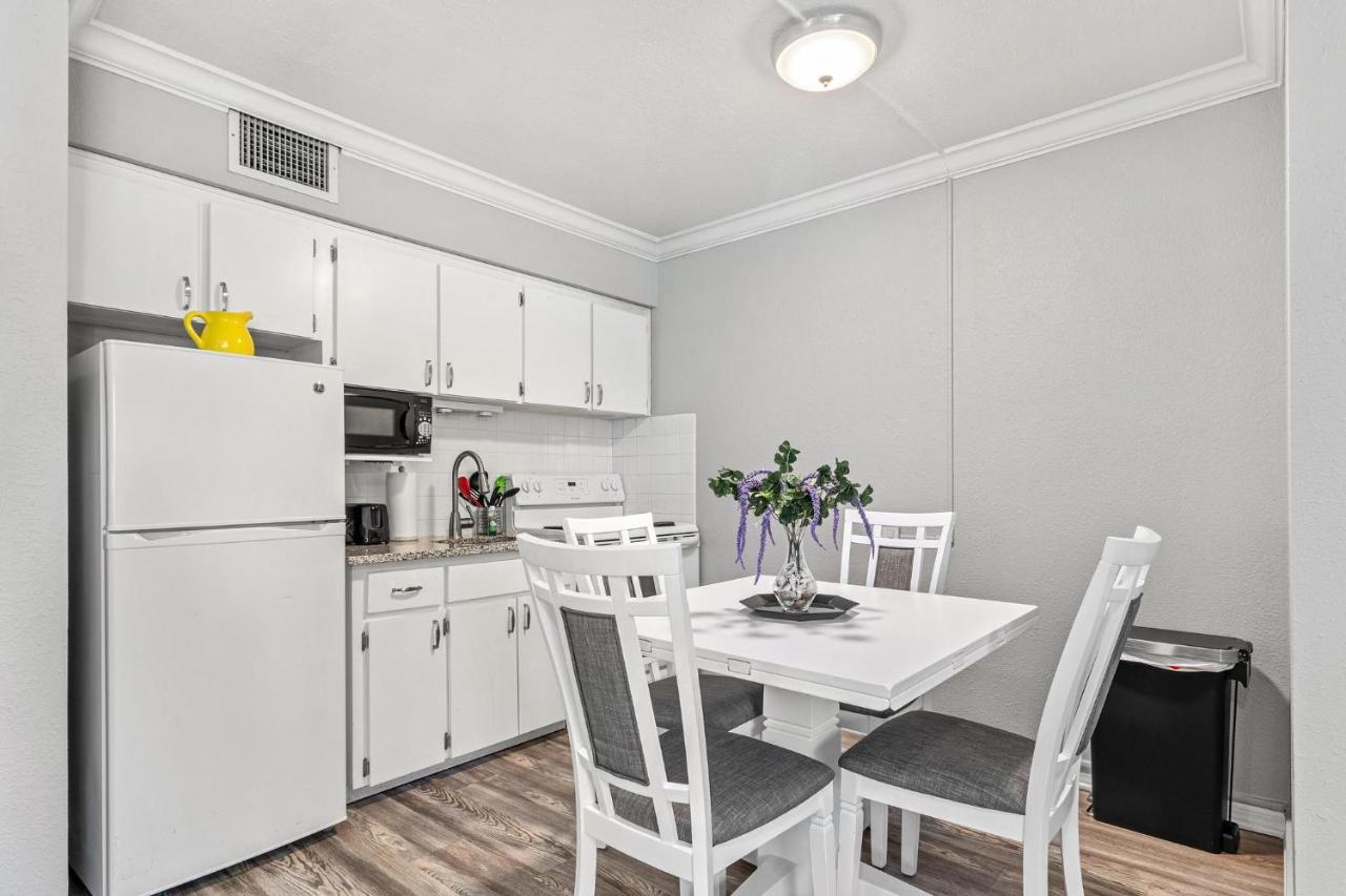 Sunset Beach Suites St. Pete Beach Eksteriør bilde